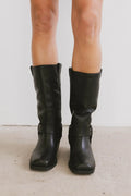 leather Boots in black 