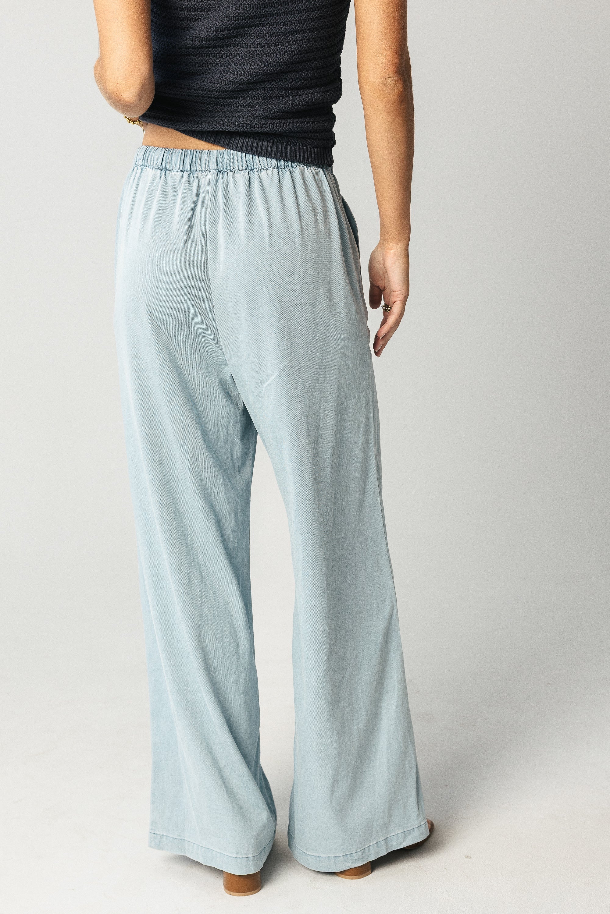 Banks Wide Leg Pants in Light Wash