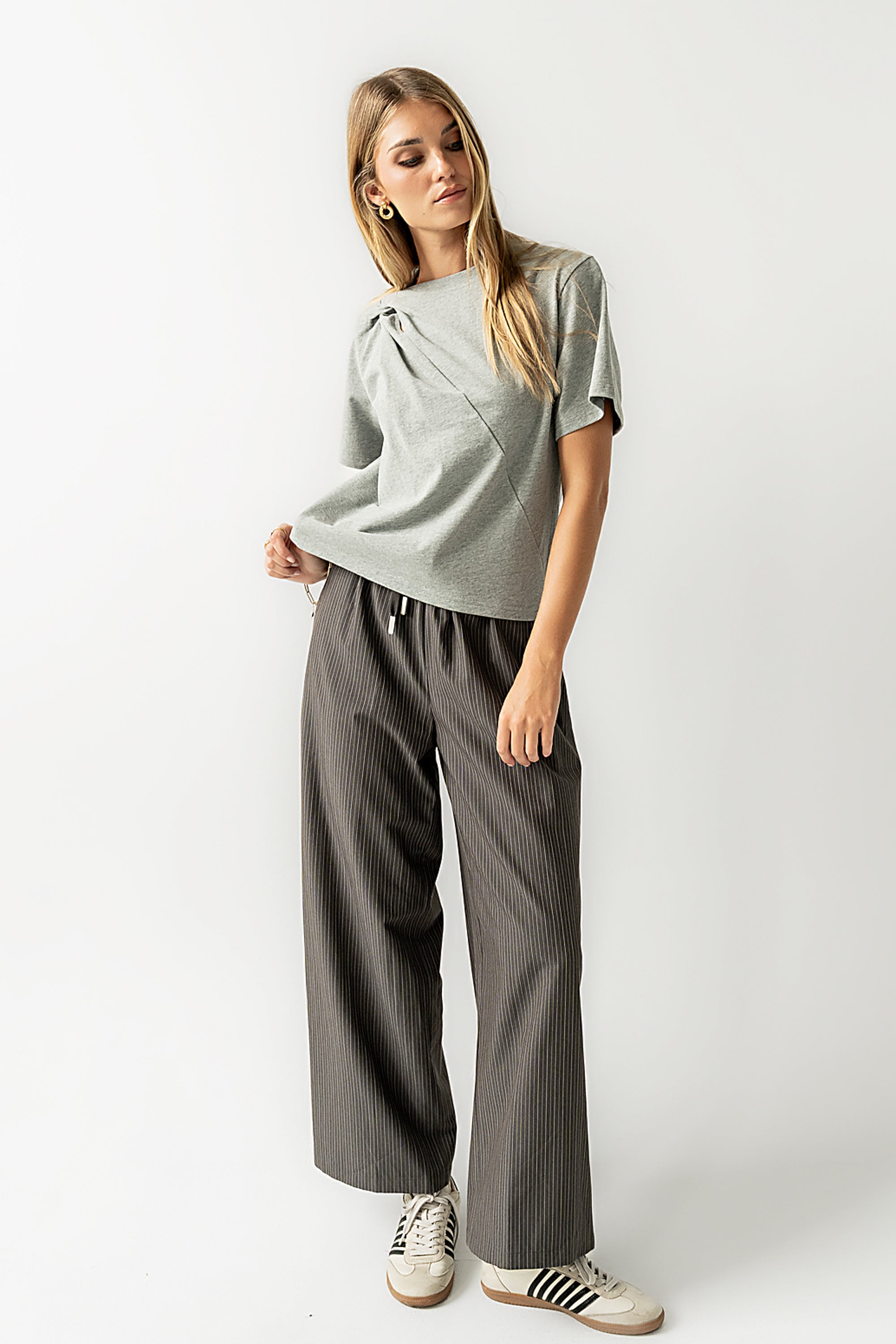 Posie Knot Tee in Heather Grey