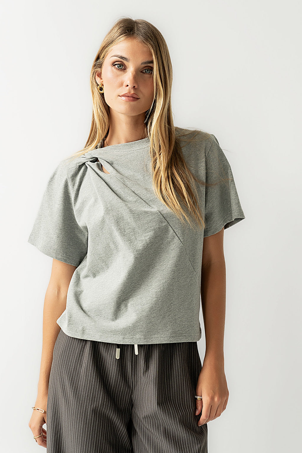 Posie Knot Tee in Heather Grey
