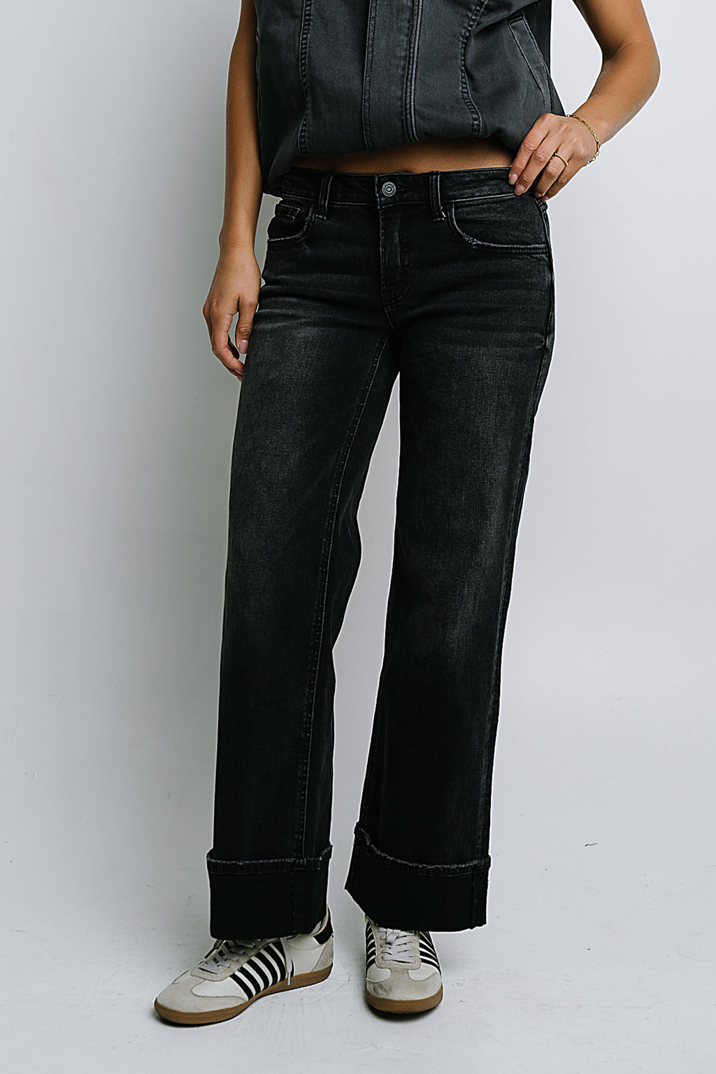 Marcia Cuffed Baggy Jeans in Faded Black