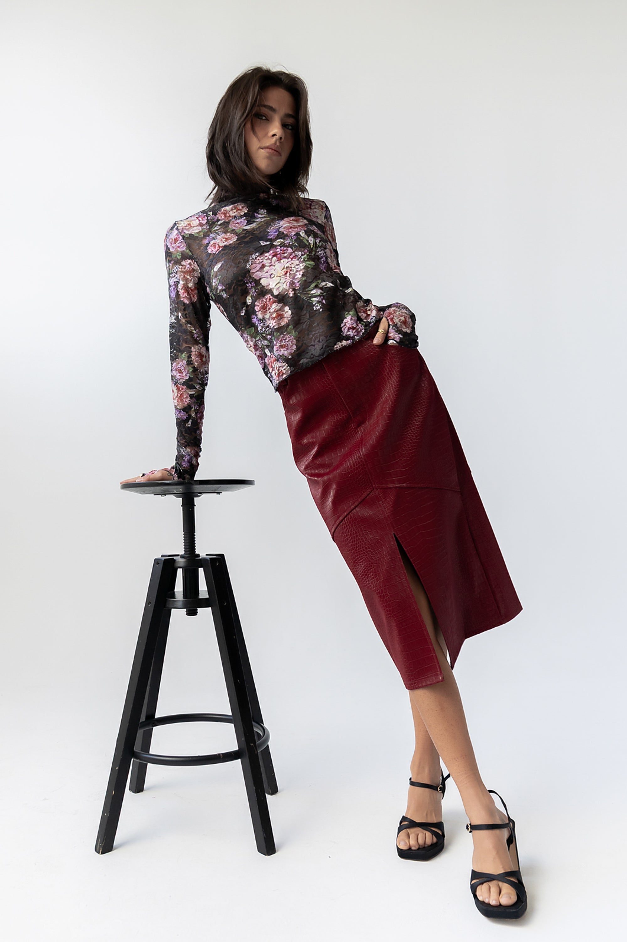 Winnie Floral Crinkle Top in Black