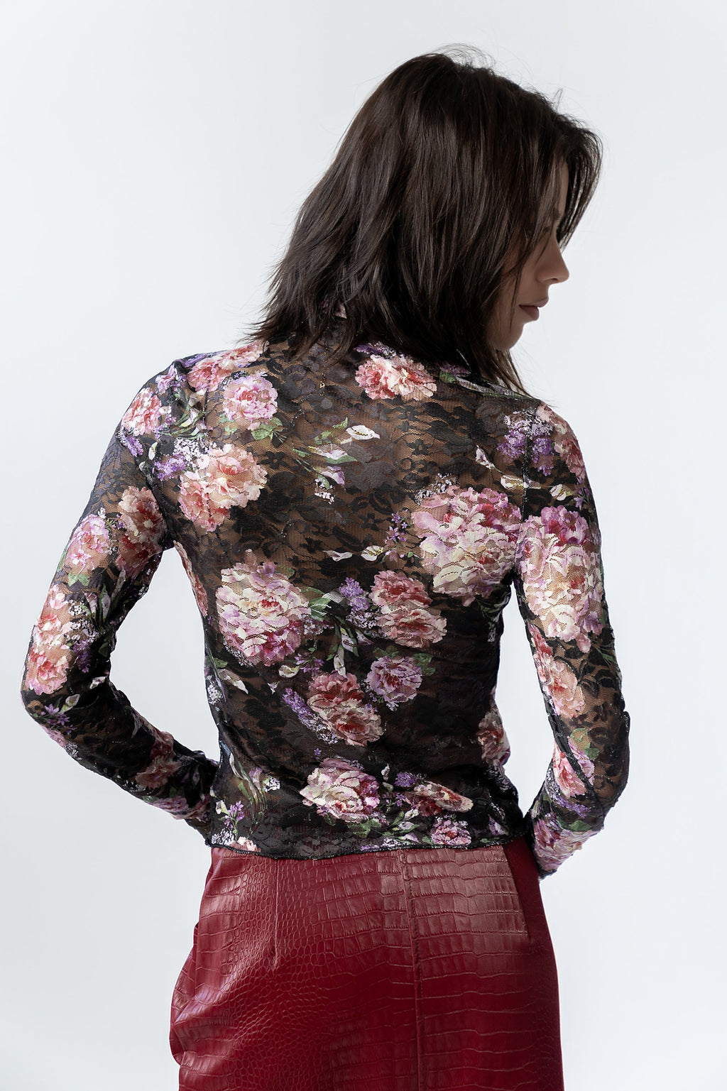 Winnie Floral Crinkle Top in Black