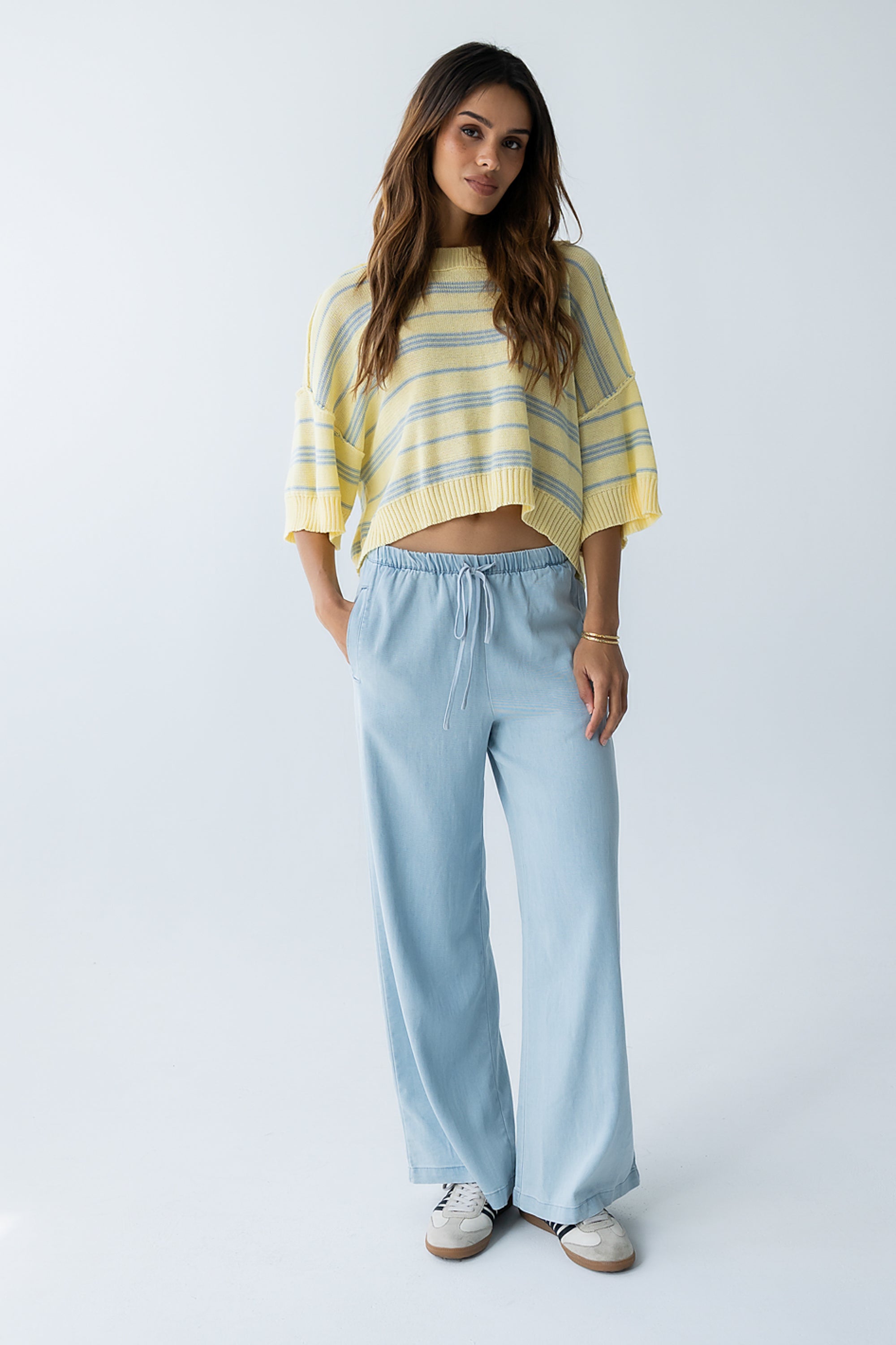 Banks Wide Leg Pants in Light Wash