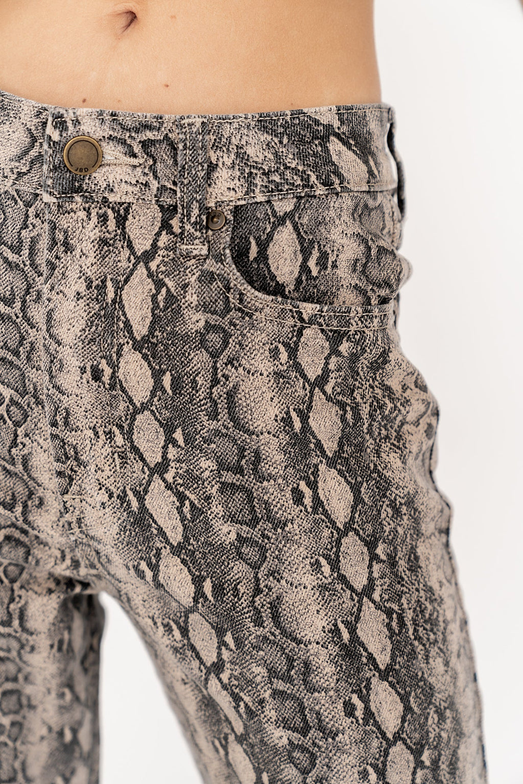 Ana Straight-Leg Jeans - FINAL SALE
